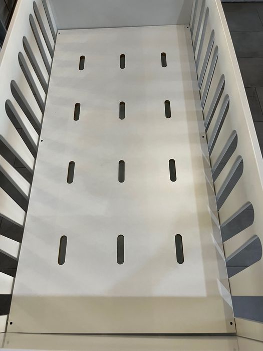 Łóżeczko Pinio Moon 70x140 z szufladą