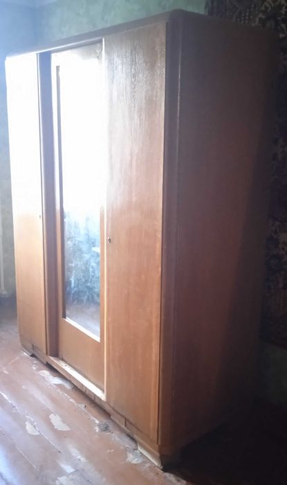 Шкаф платяний тристворчатий часів СРСР можлива доставка і установка