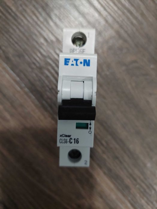 Wyłącznik naprądowy C16