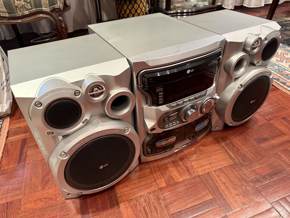 Sistema de Som + Rádio LG