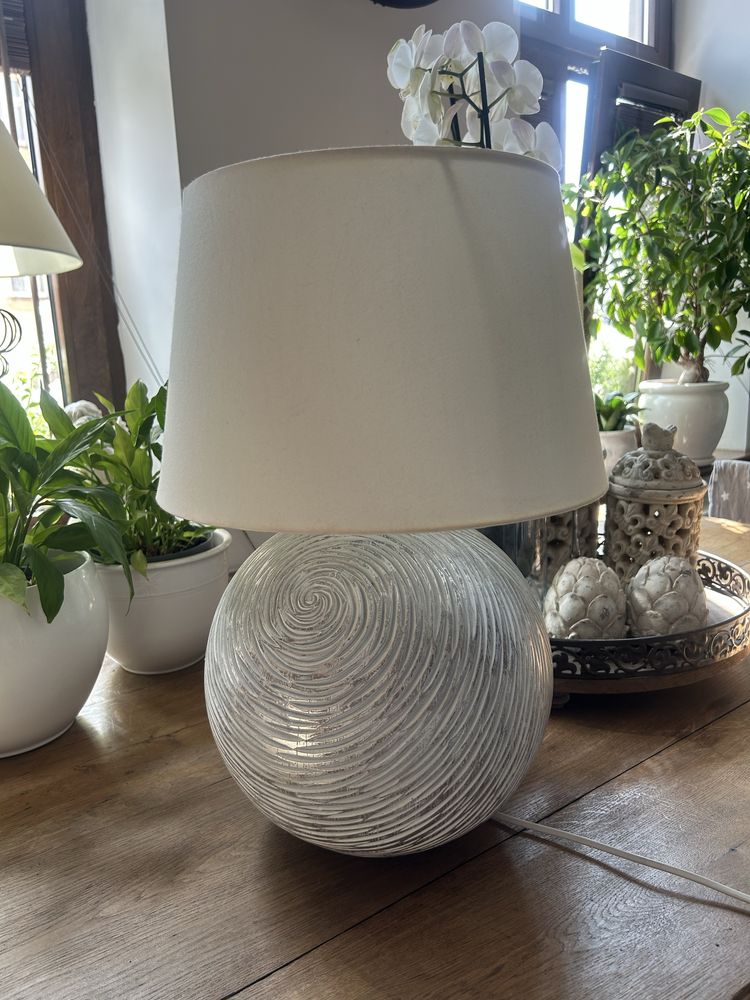 Lampa stołowa okrągła
