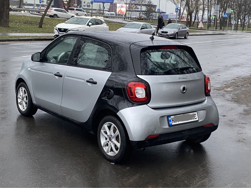 Продам Smart ForFour 2017 модельный год в отличном состоянии!