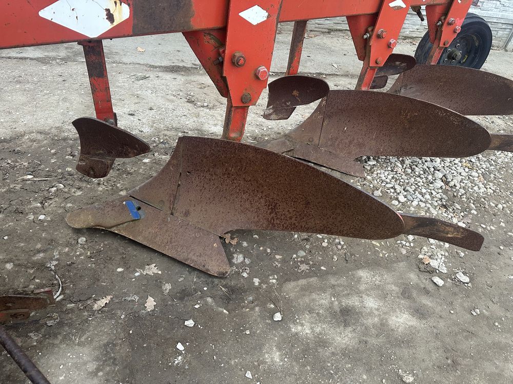 Plug obrotowy 4 skibowy Kuhn