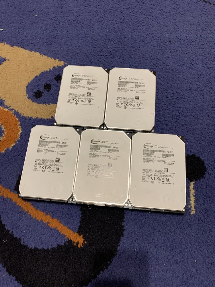 HGST 8Tb у відмінному стані