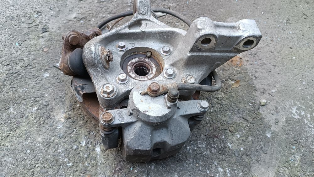 Цапфа Toyota Prius 30 2009 — 2017 оригінал