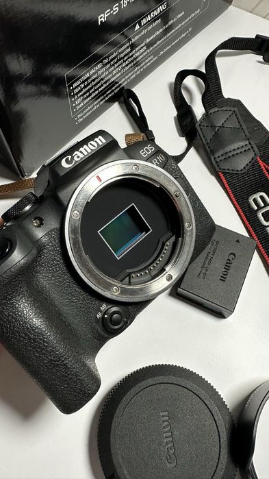 Продам Canon R10 с объективом RF-S 18–150 мм