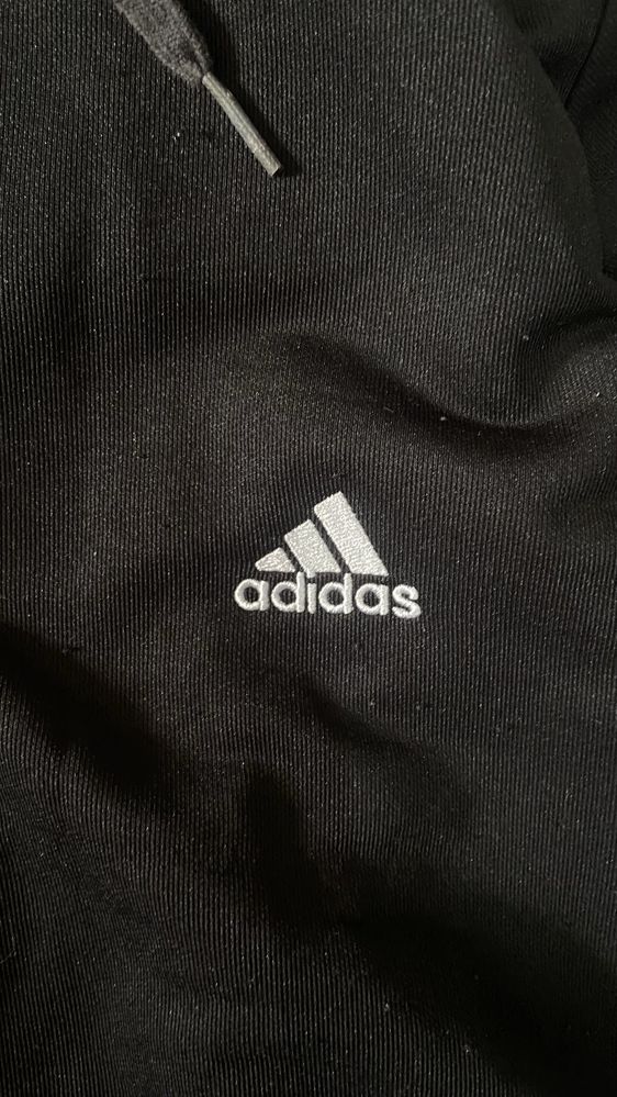 casaco adidas      tam. L