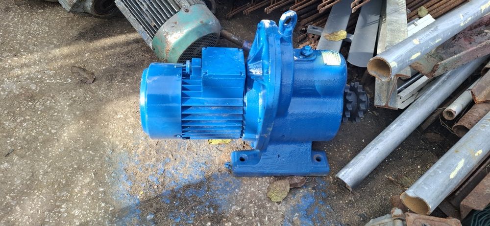 Motoreduktor silnik z przekladnia