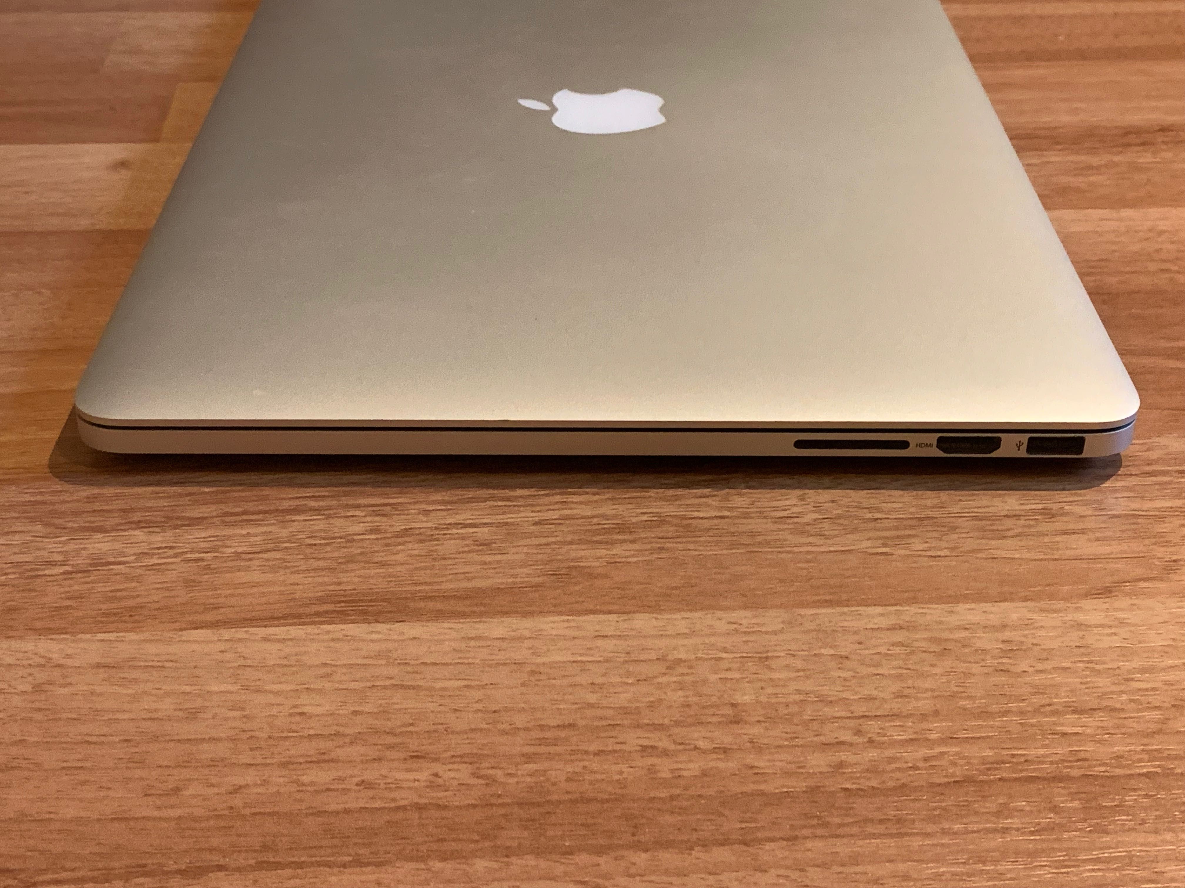 MacBook Pro | 15.6 polegadas | i7 2.8 GHz | 16GB | 1TB SSD