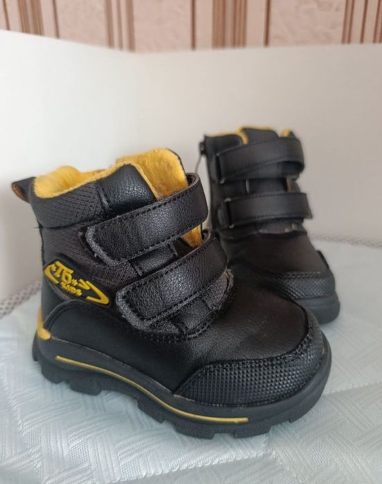 Зимові чобітки на хлопчика