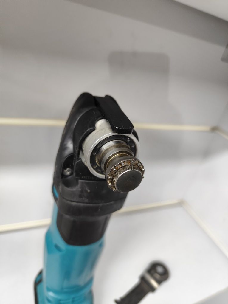 Makita DTM51 акумуляторний реноватор Макіта