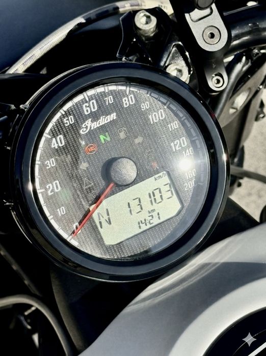 Indian Scout Bobber (white Smoke)