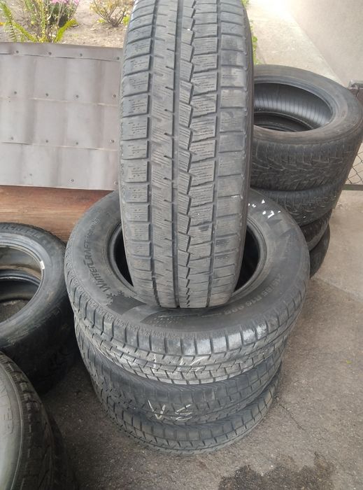 Продам зимові шини 205.55.16/215.65.16.235.65.17.215.50.18.