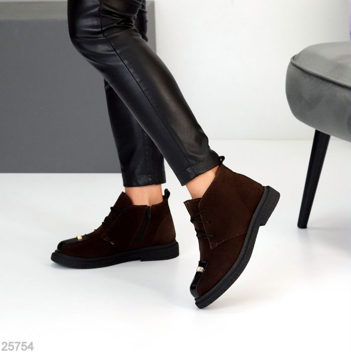 Жіночі шкіряні зимові черевики в кольорах