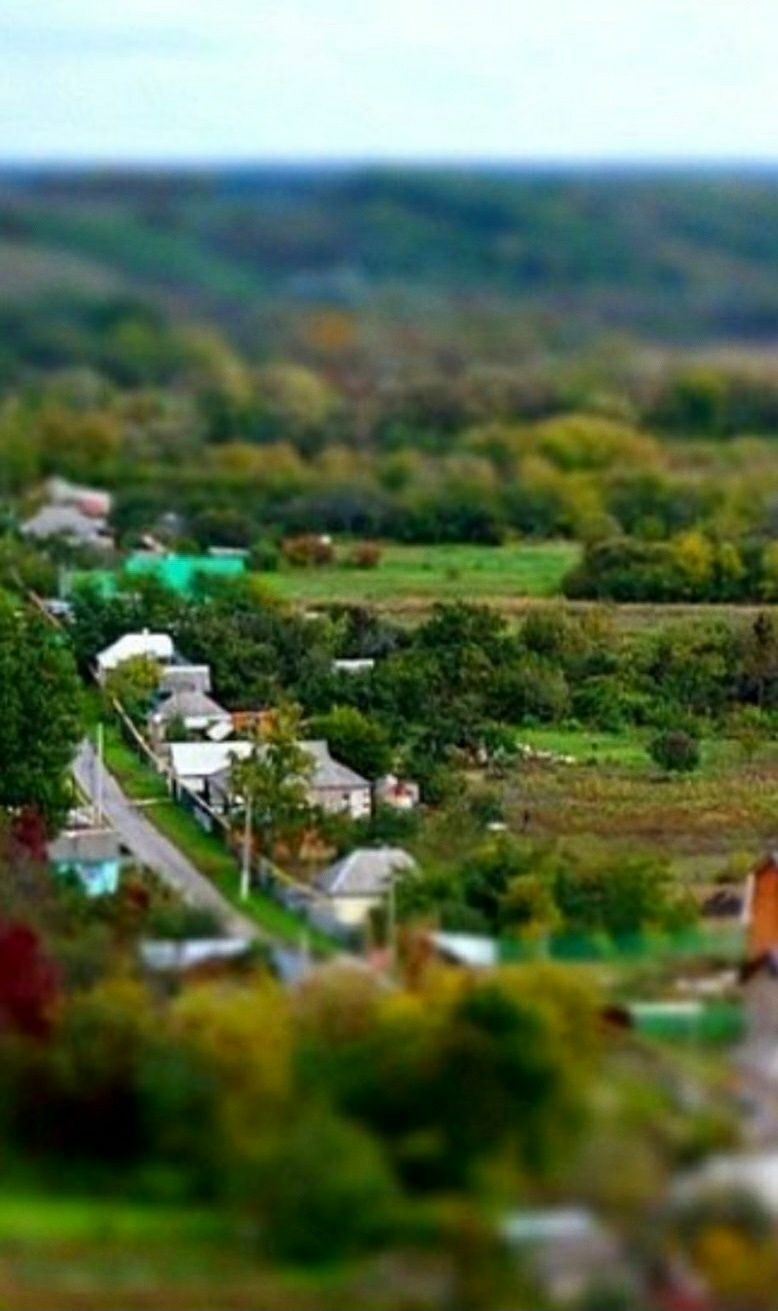 Продажа(Обмен)Дома С 2-мяУчастк.+легк.автоВозлеКиева в ,МалыхКарпатах'