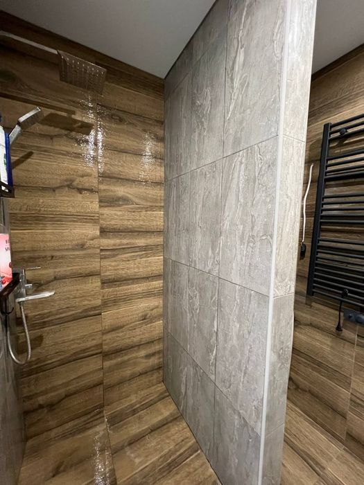 Метро Левада 1 минута.Новострой