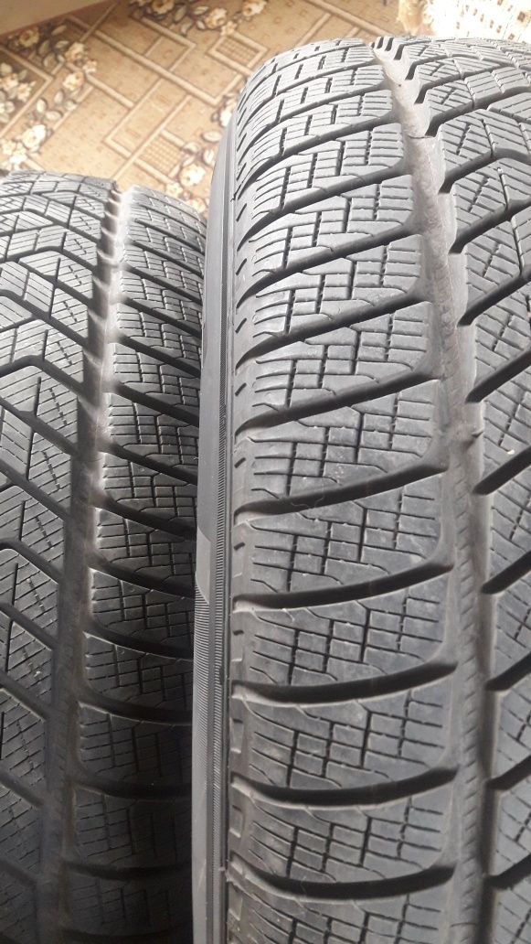 Продам дискі з резиною зима 235,65,р17.   5×114,3
