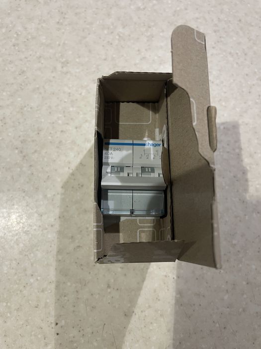 Hager SFT240(введення резервного живлення)