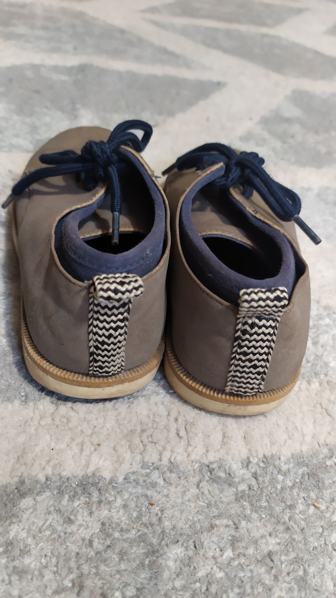 Półbuty, eleganckie buty r 27 Zara