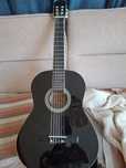 Czarna gitara marki prima