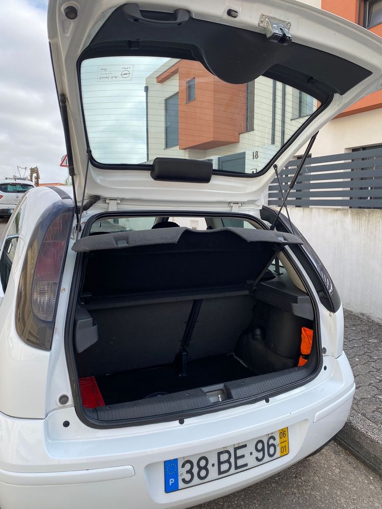 Opel corsa c hatchback