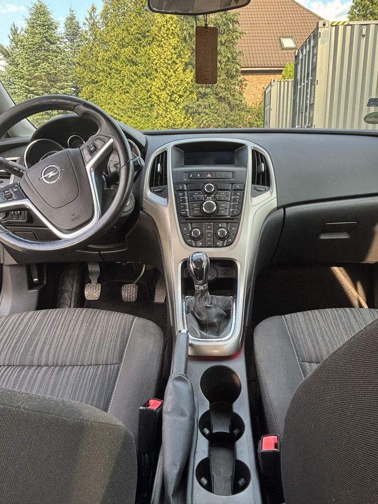 Opel Astra J Sports Tour