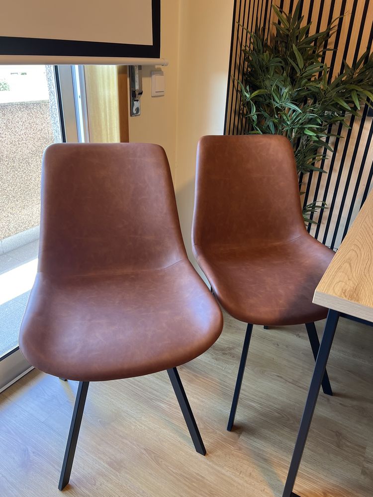 Conjunto Mesa + 2 Cadeiras