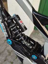 Amortecedor rock shox kage