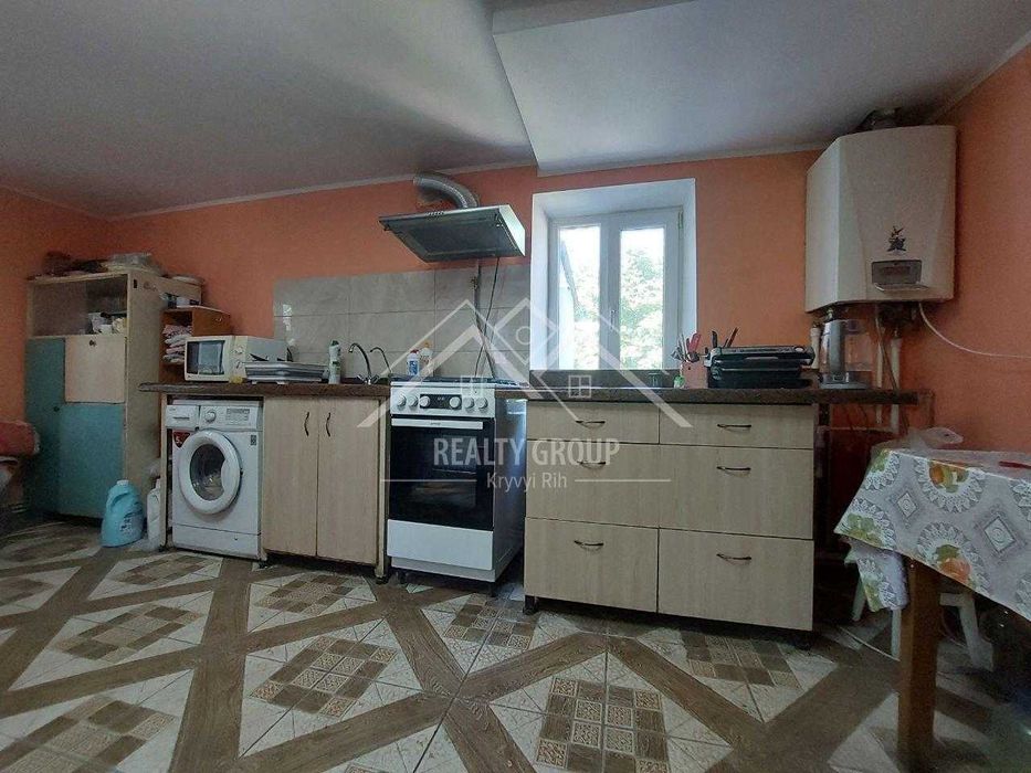 Продаж будинку з гаражем у центрі міста по вул.Кравченка