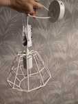 Stylowa biała lampa