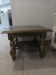 Mesa de apoio com banco