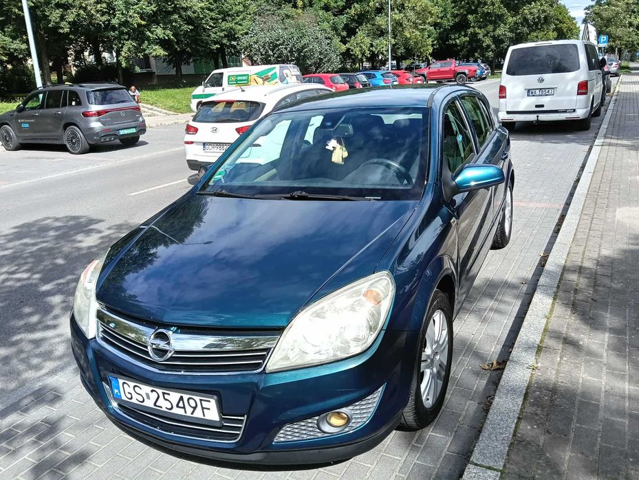 Sprzedam zadbany Opel Astra 1,6   rocznik 2007