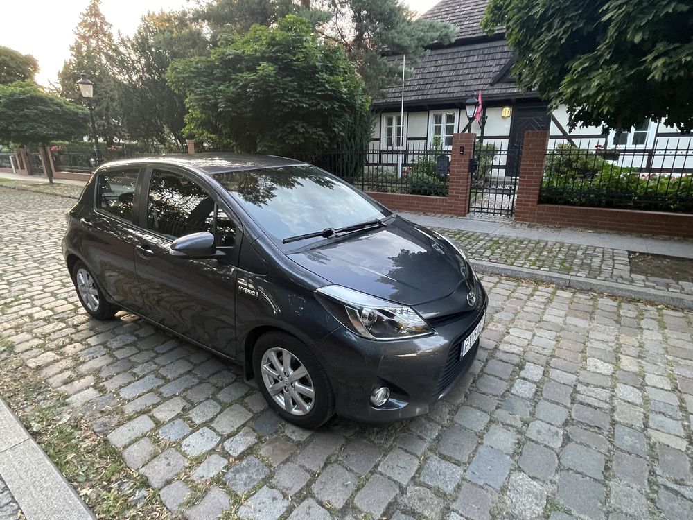 Toyota yaris III HYBRID przedlift
