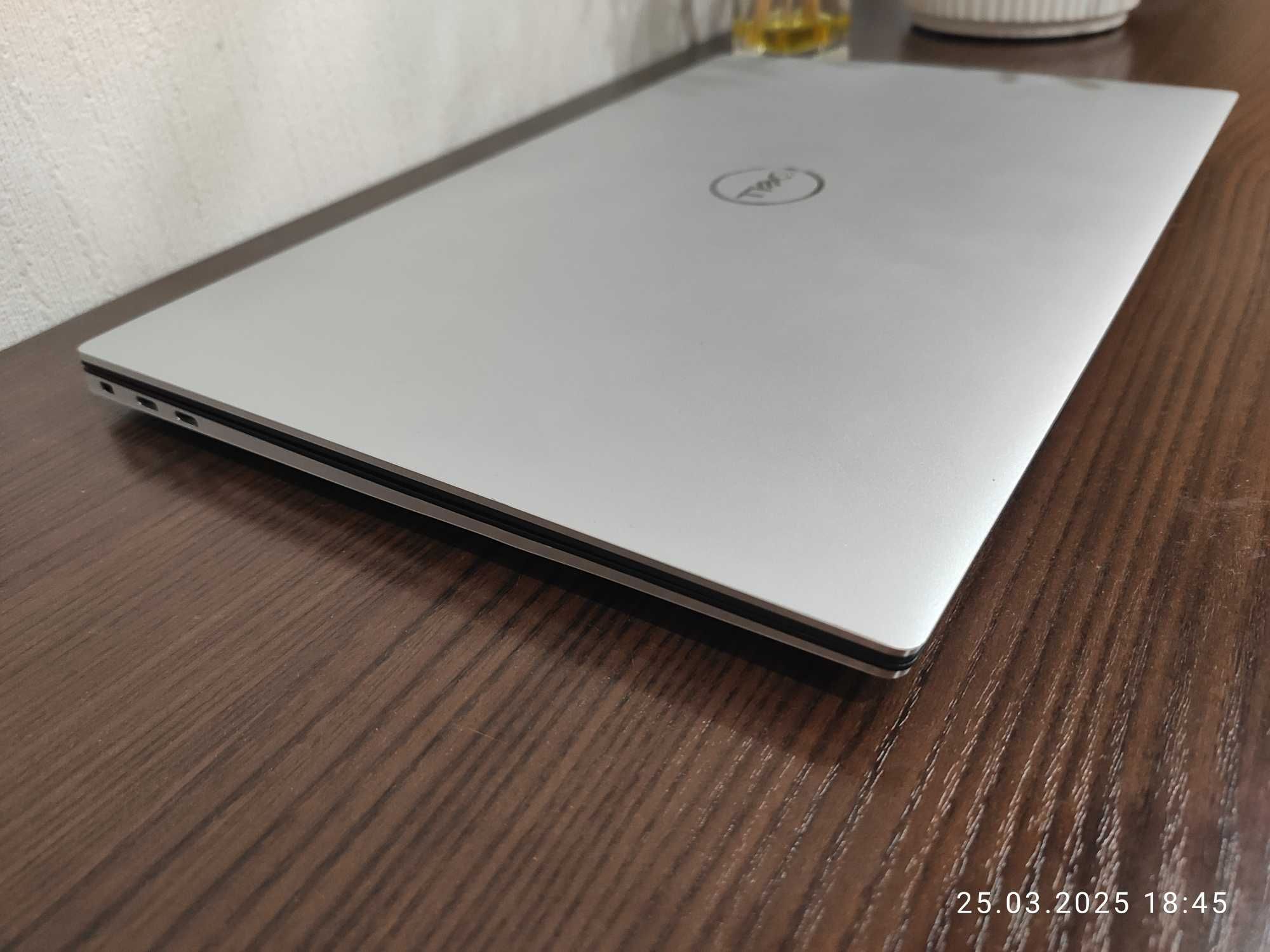 Dell XPS 9520 (Core i7-12700H / 16GB DDR5 / RTX 3050TI / 1 TB SSD)