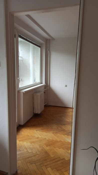 Trzypokojowe z balkonem I piętro, blisko jednostki wojskowej.