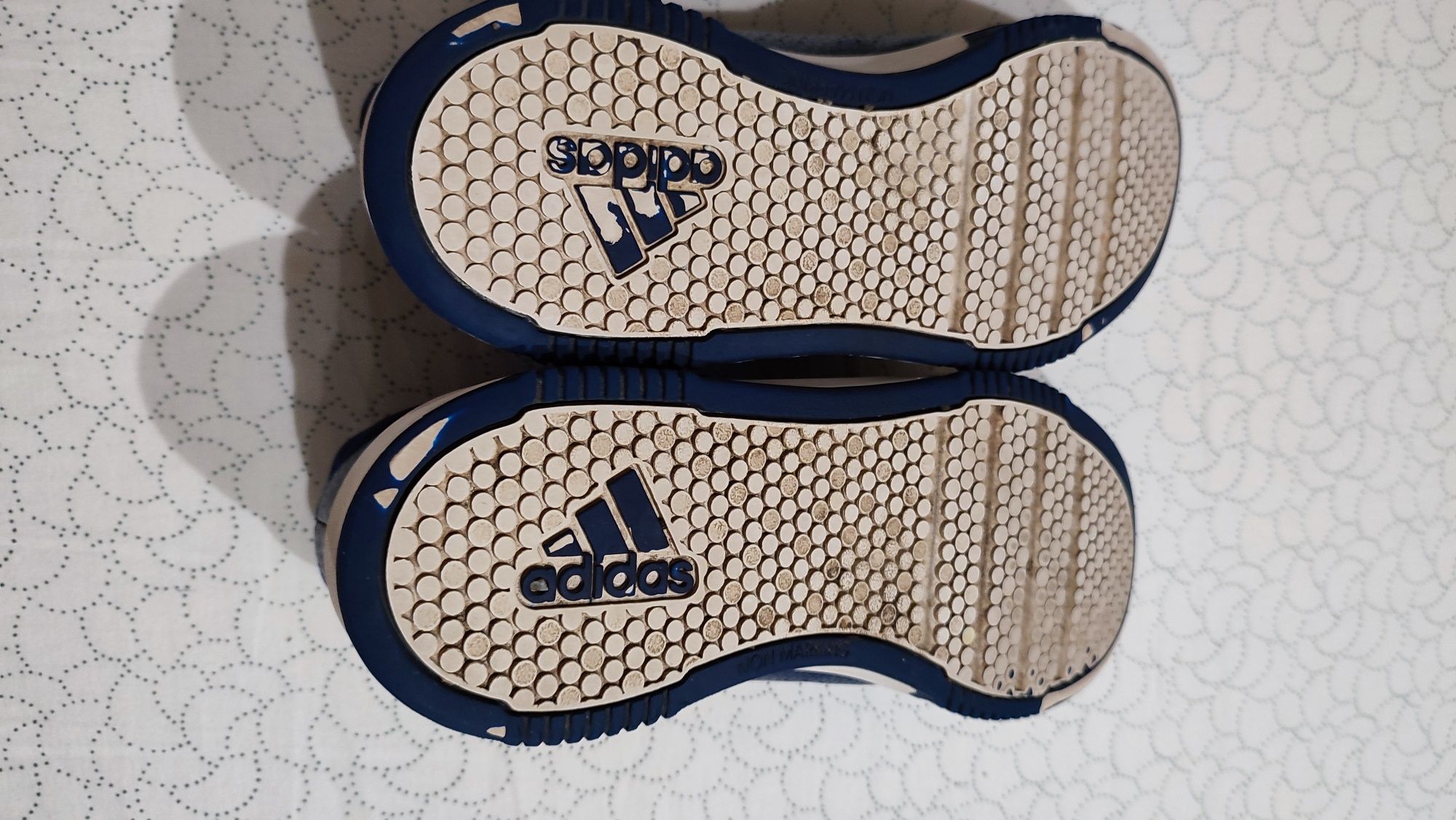 Кроссовки Adidas