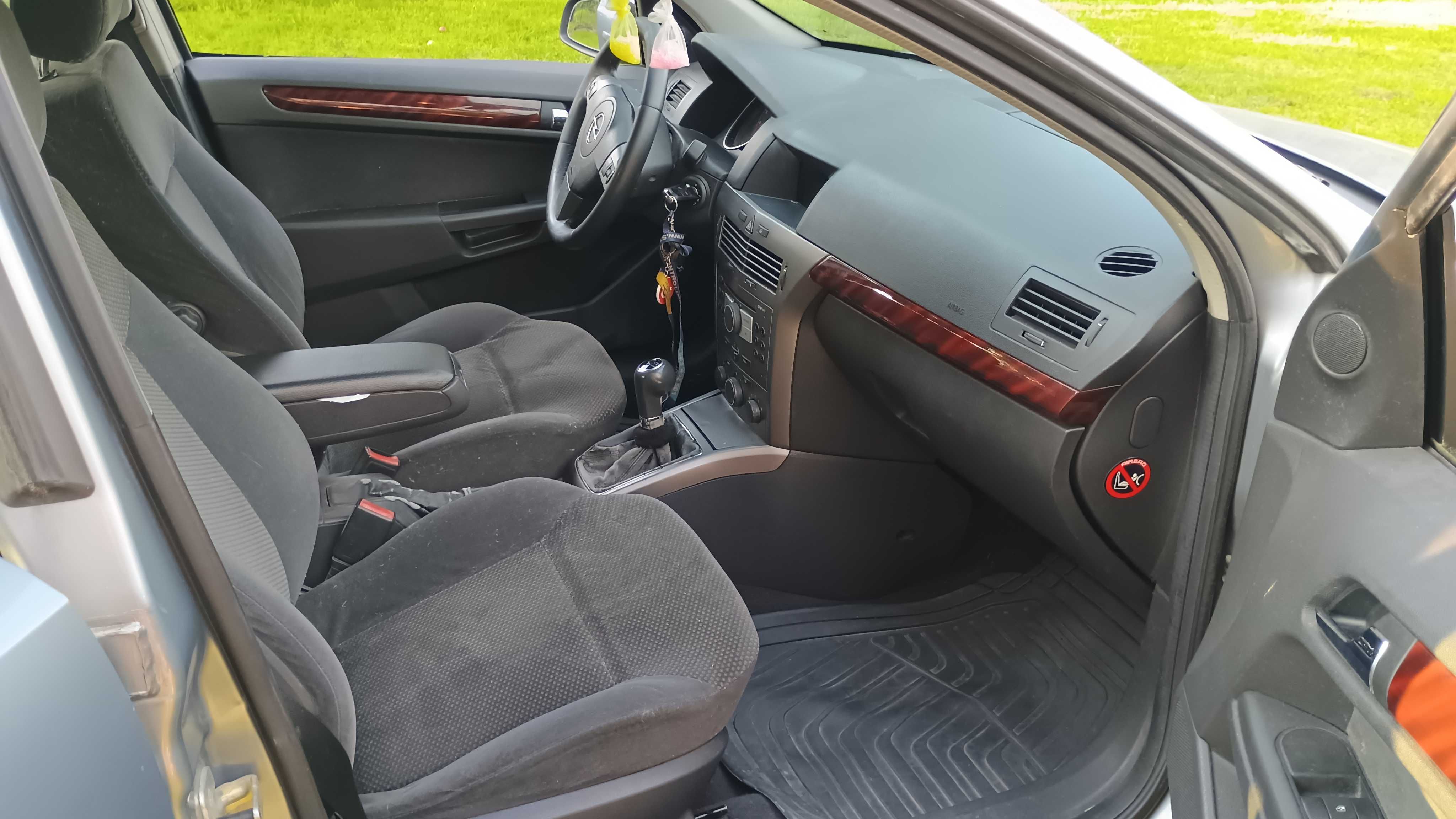 Opel astra h 2004