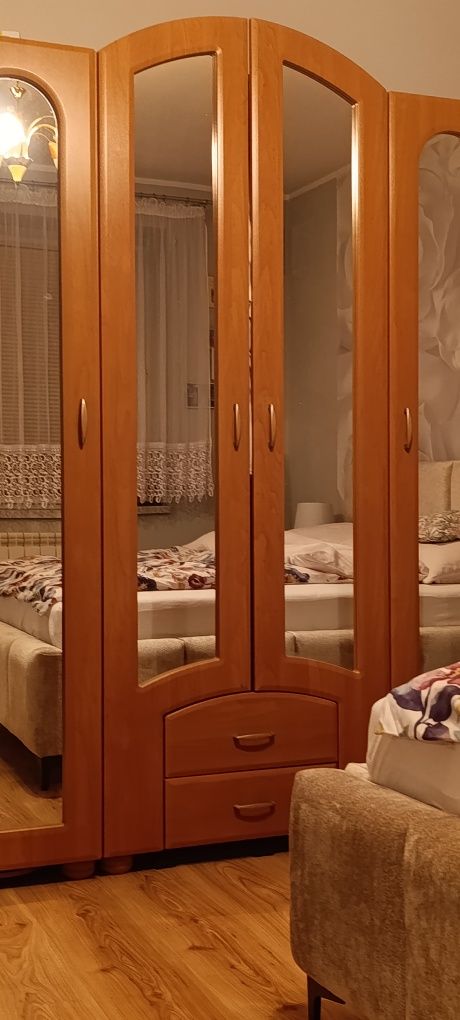 Komplet mebli do sypialni