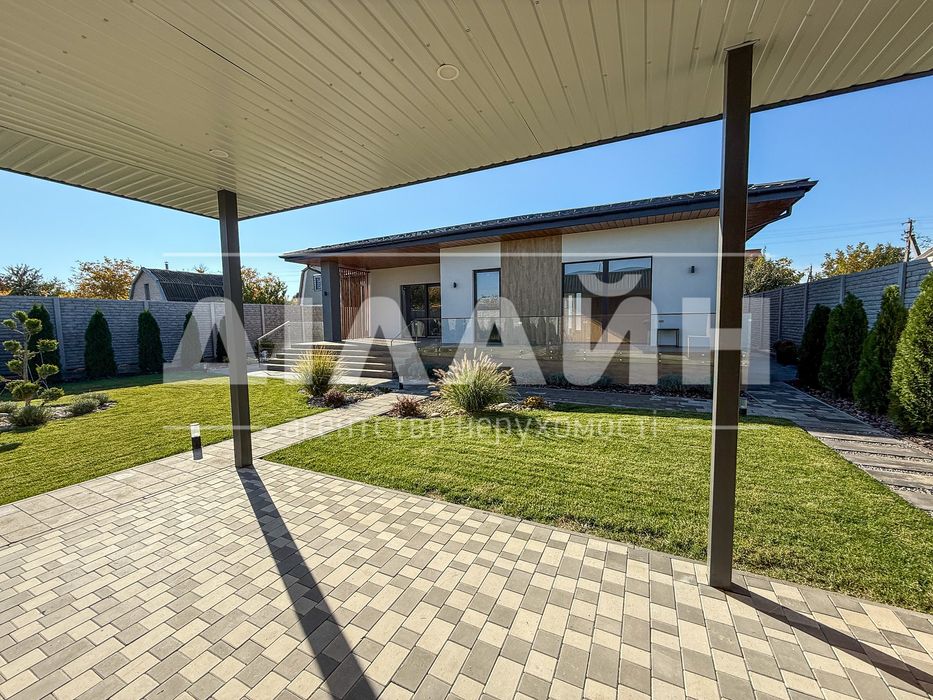 Новий казковий будиночок в гарному районі