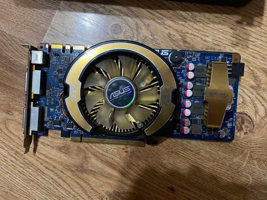 Материнська плата з процесором ,відеокарта та озу