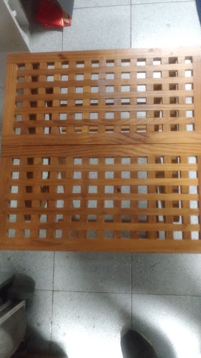 Mesa dobrável  em Madeira pinho