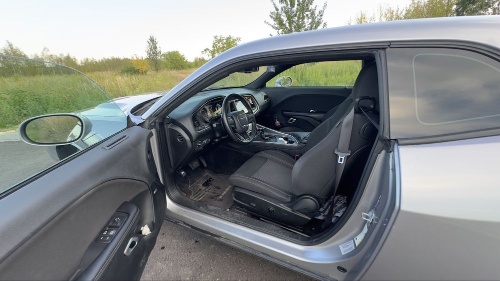 Dodge Challenger 5.7 HEMI carplay/android auto