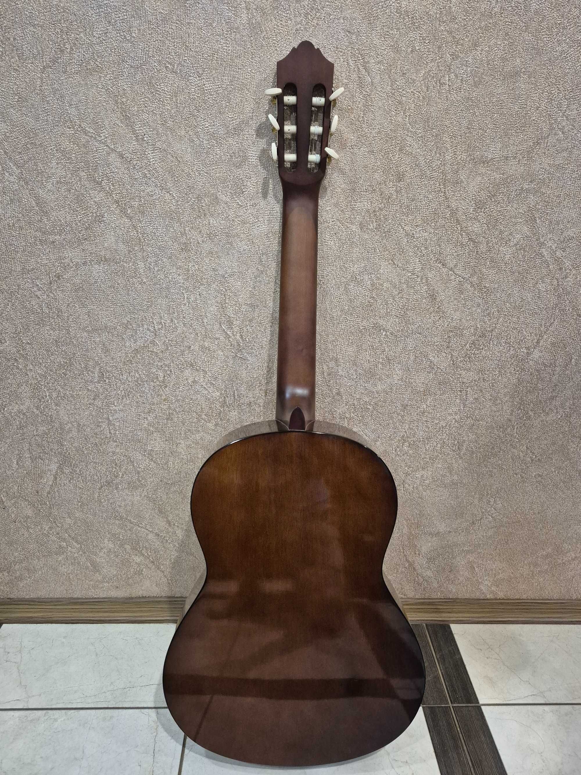 Гитара YAMAHA C-40