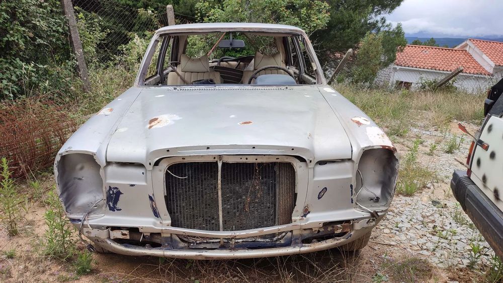 Mercedes 220D/8 1974 Para Peças