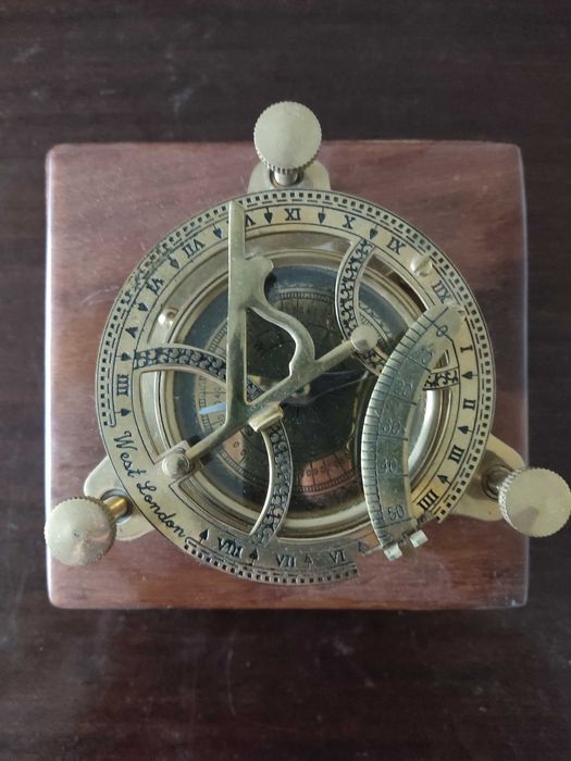 Zegar słoneczny z kompasem Dollonda
