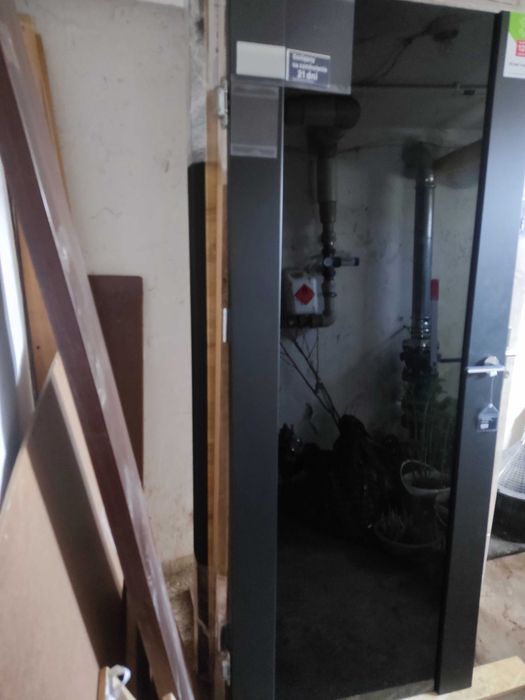 Szklane drzwi bezprzylgowe