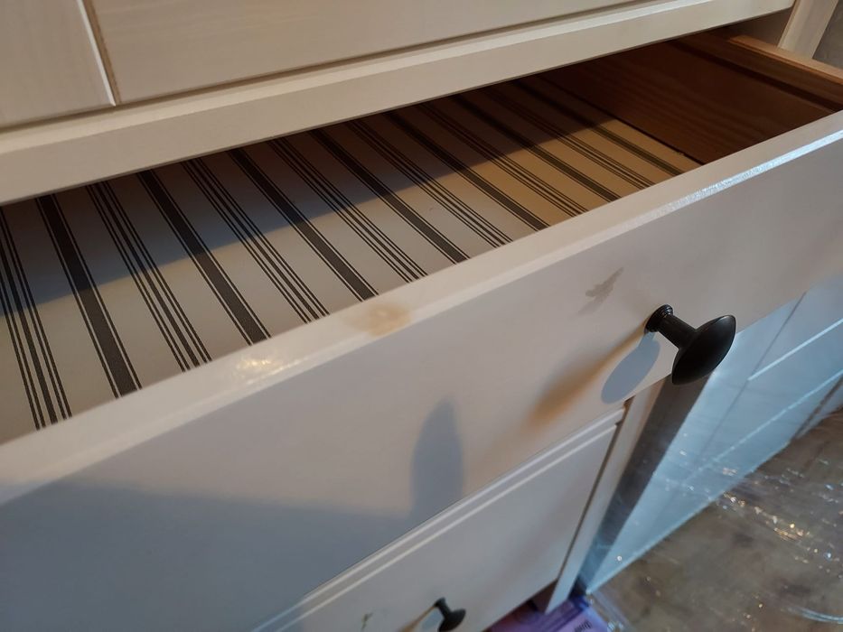 Sprzedam witrynę Ikea Hemnes.