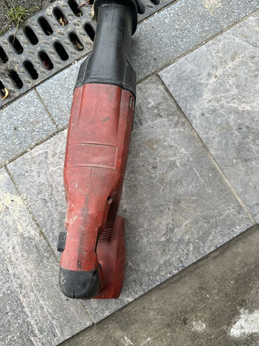 Pila szablasta hilti
