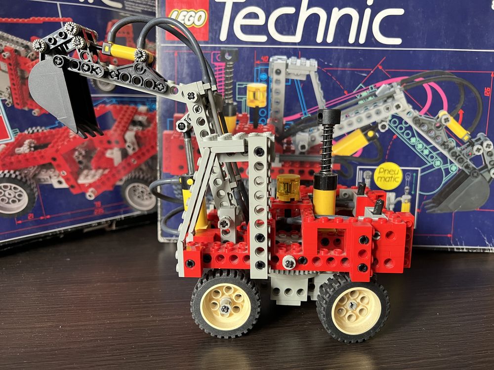 Retro Lego Technic Koparka  8837  + Wyścigówka 8064