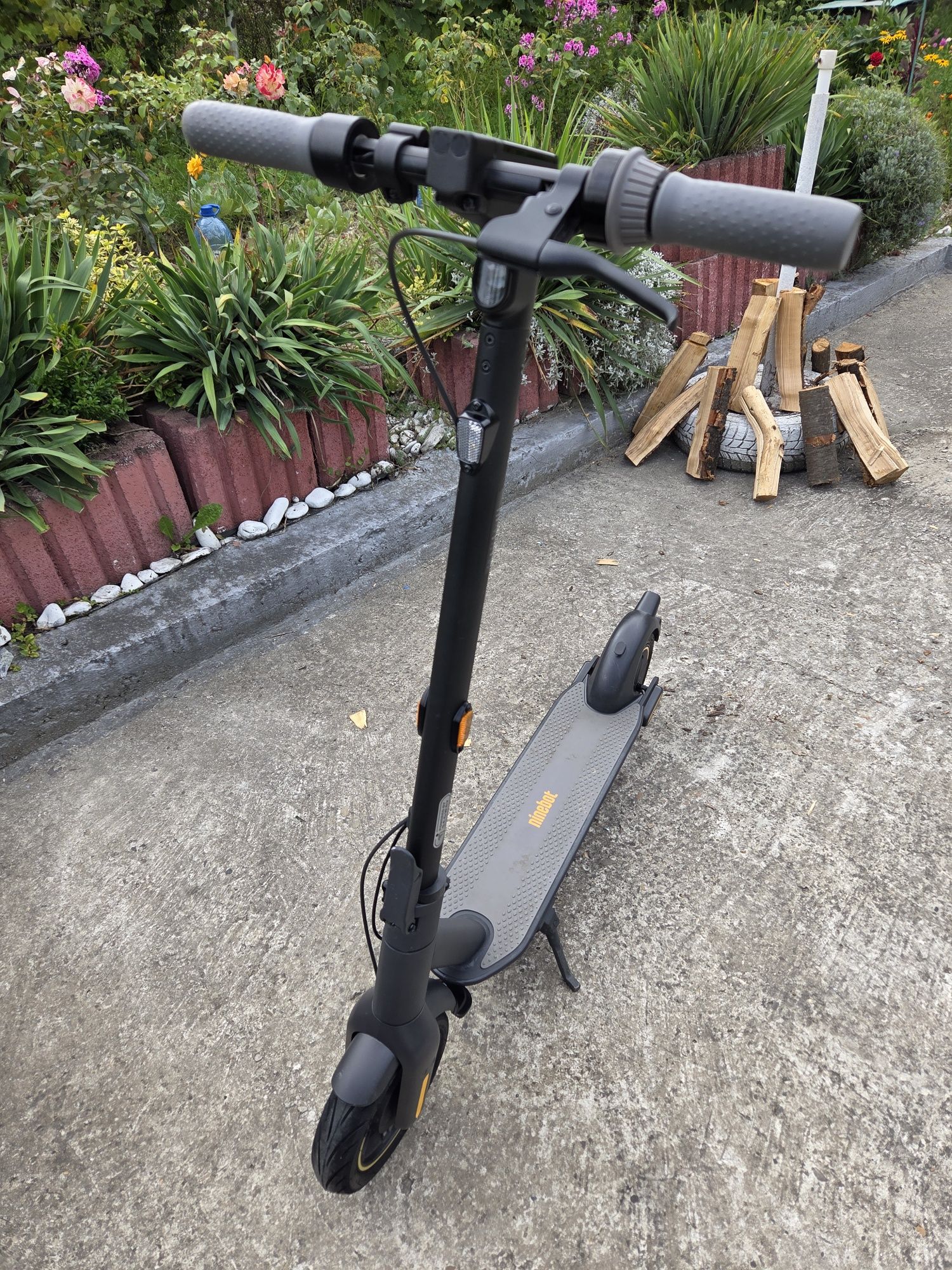 Електросамокат Segway-Ninebot MAX G30E II
